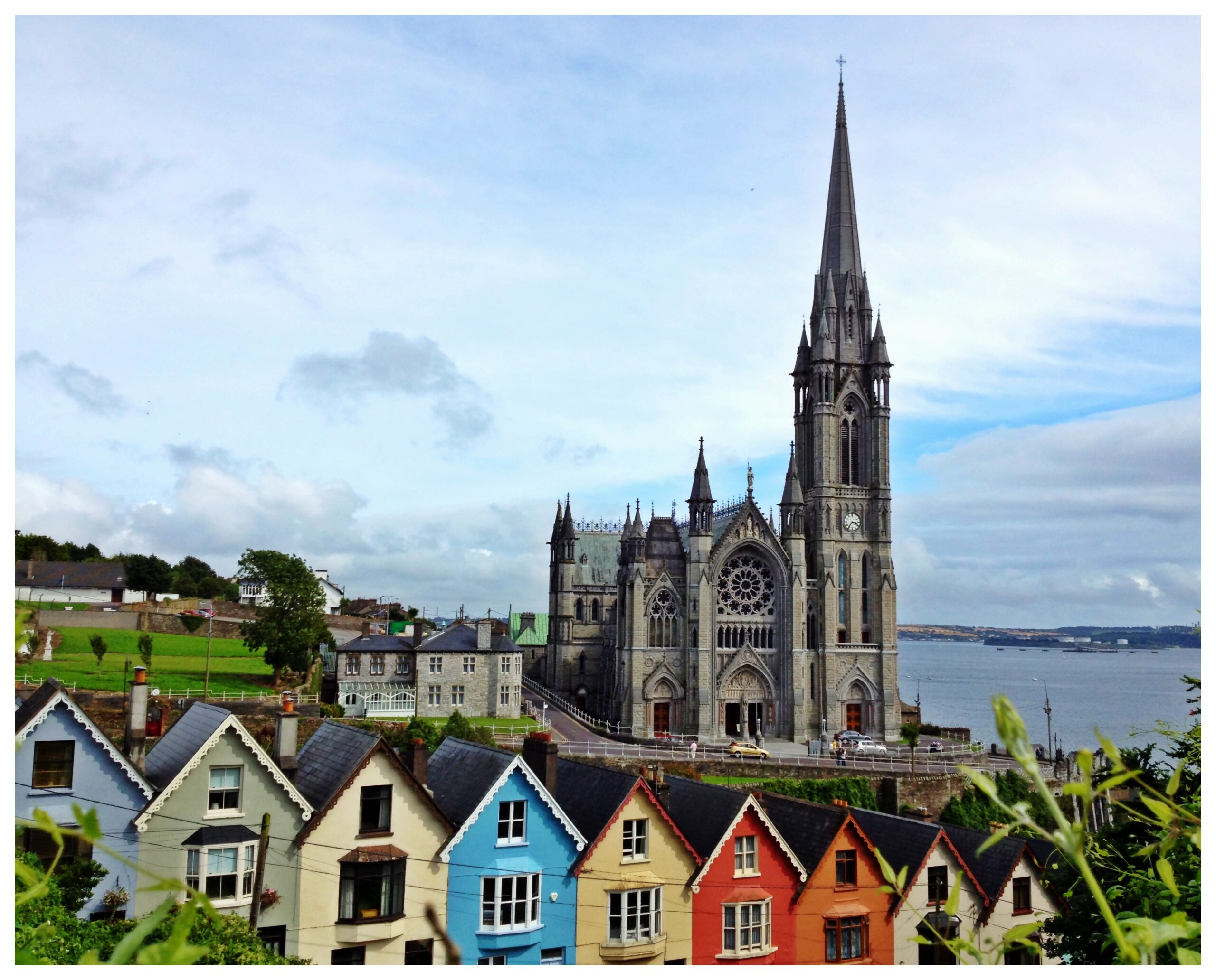 Cathédrale St Colman avec son carillon